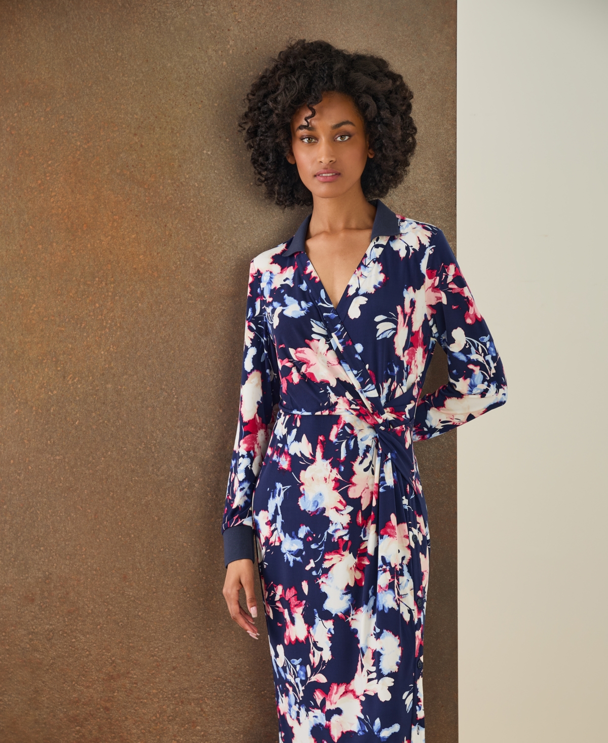 JONES NEW YORK WOMEN'S COLLARED TWISTED WRAP MIDI DRESS 