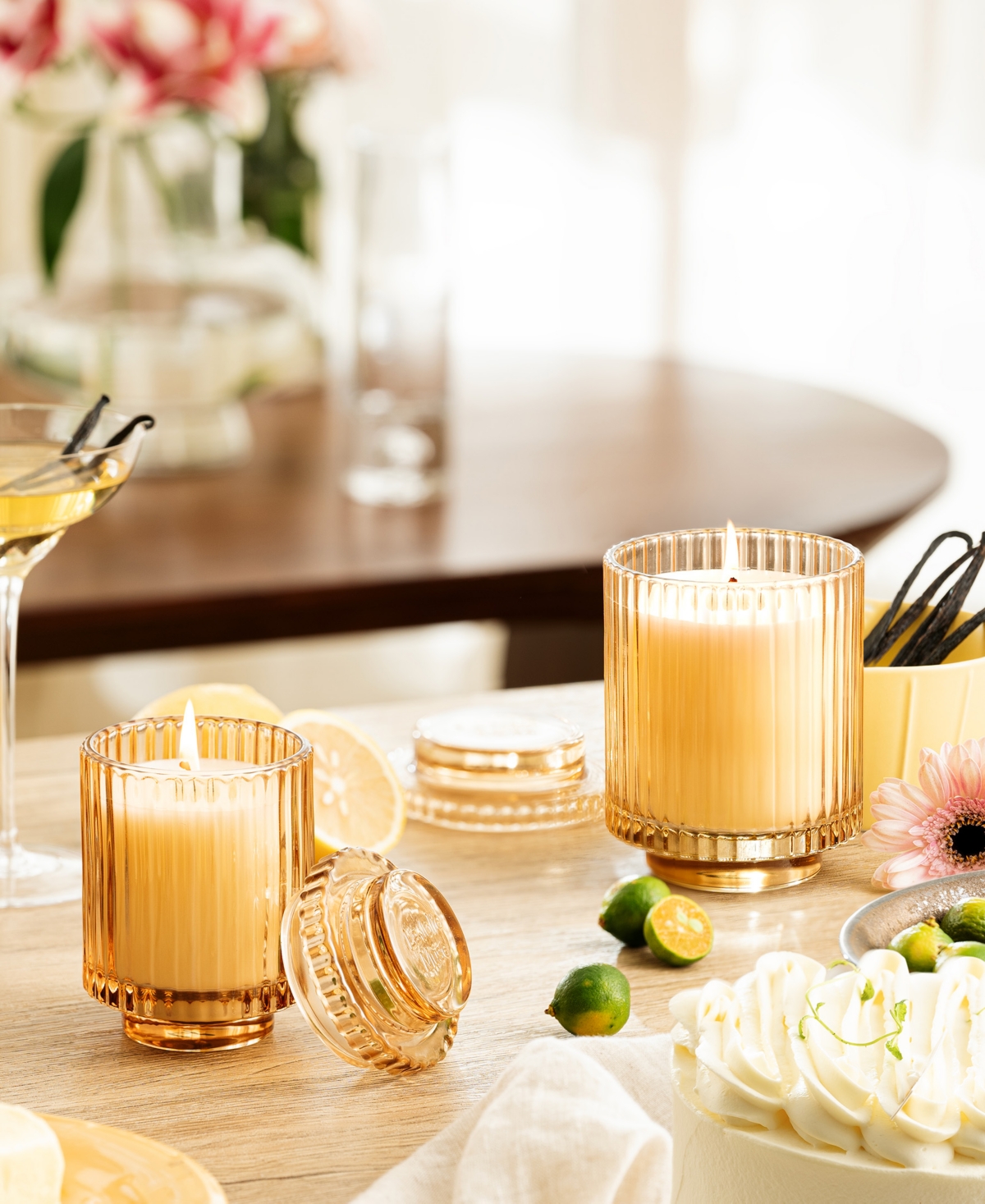 La Jolie Muse Amelie Candle, Vanilla Bomb, 11 oz In Champagne