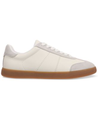 Рубашка в полоску On 34th, двухцветные джинсы-карго и кроссовки Marinaa, эксклюзивно в Macy's