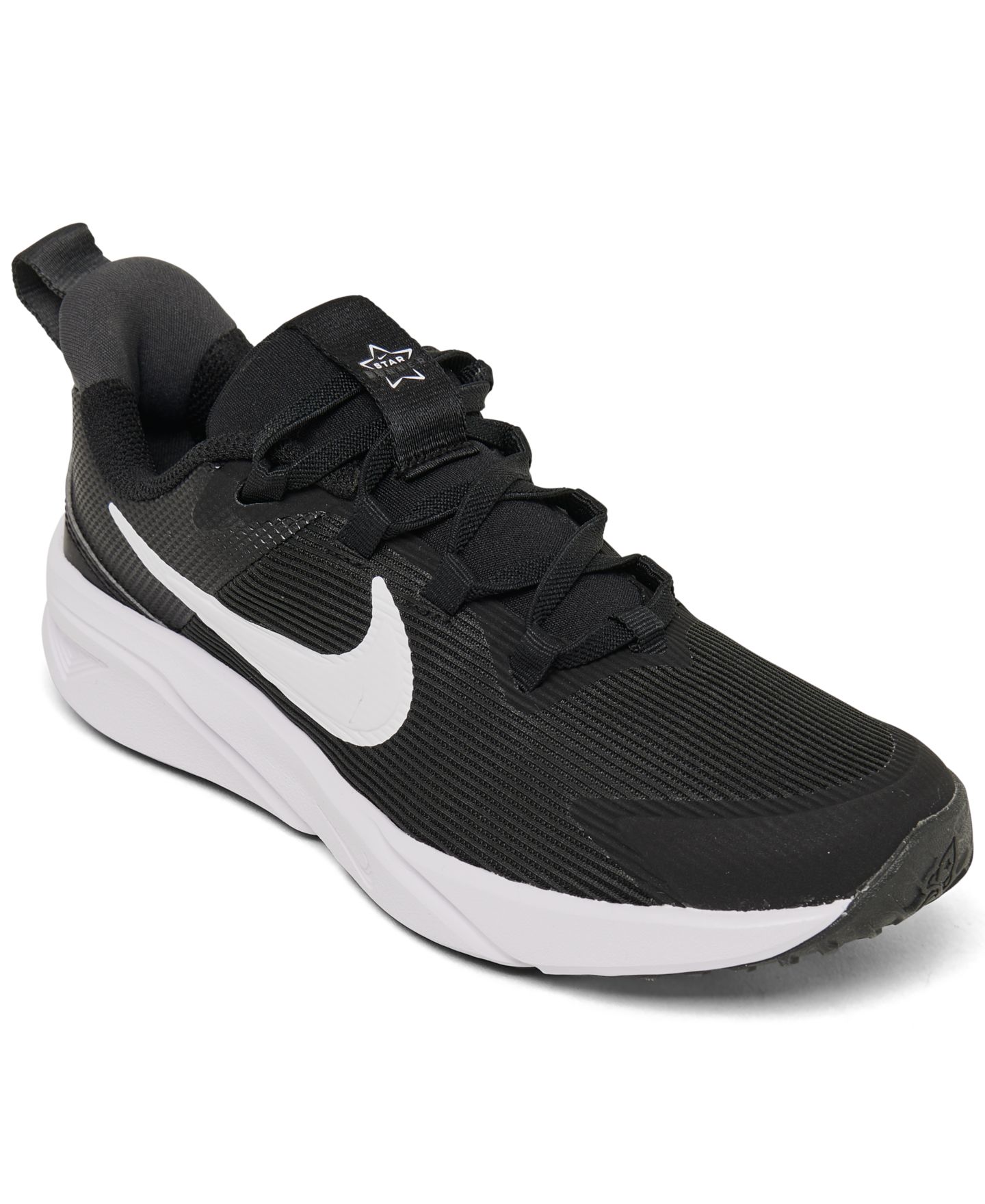 Кроссовки Nike Star Runner 4 Sneakers from Finish Line для мальчиков, цвет: Чёрный / Белый — фото 1