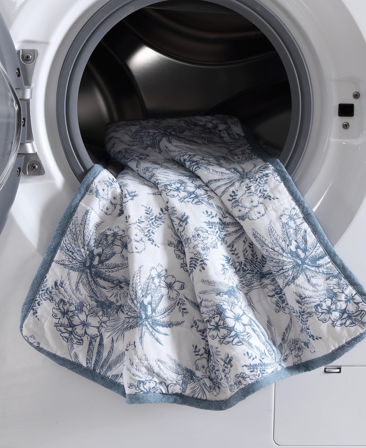 Tommy Bahama Home Pen And Ink Reversible 3 Piece Quilt Set, Full/queen In Indigo