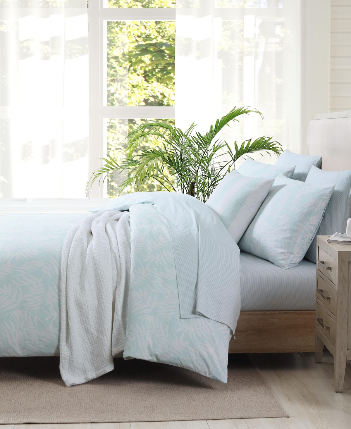 Closeout! Tommy Bahama Home Art Of Palms Reversible 3 Piece Duvet Cover Set
