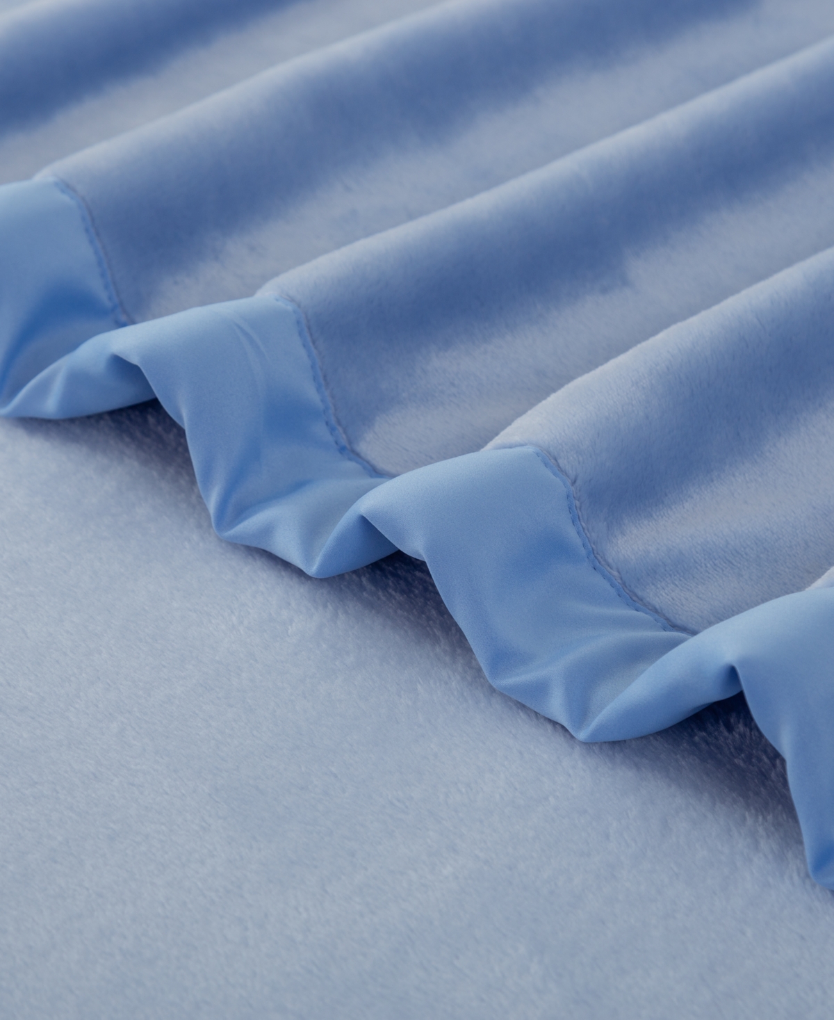 Berkshire Classic Velvety Plush Blanket, Twin, Exclusively At Macy's In Kentucky Blue