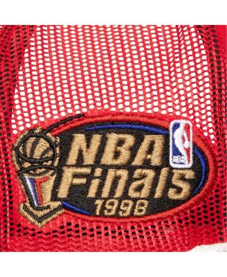 Men's Red Chicago Bulls Roper Meshback Trucker Snapback Hat