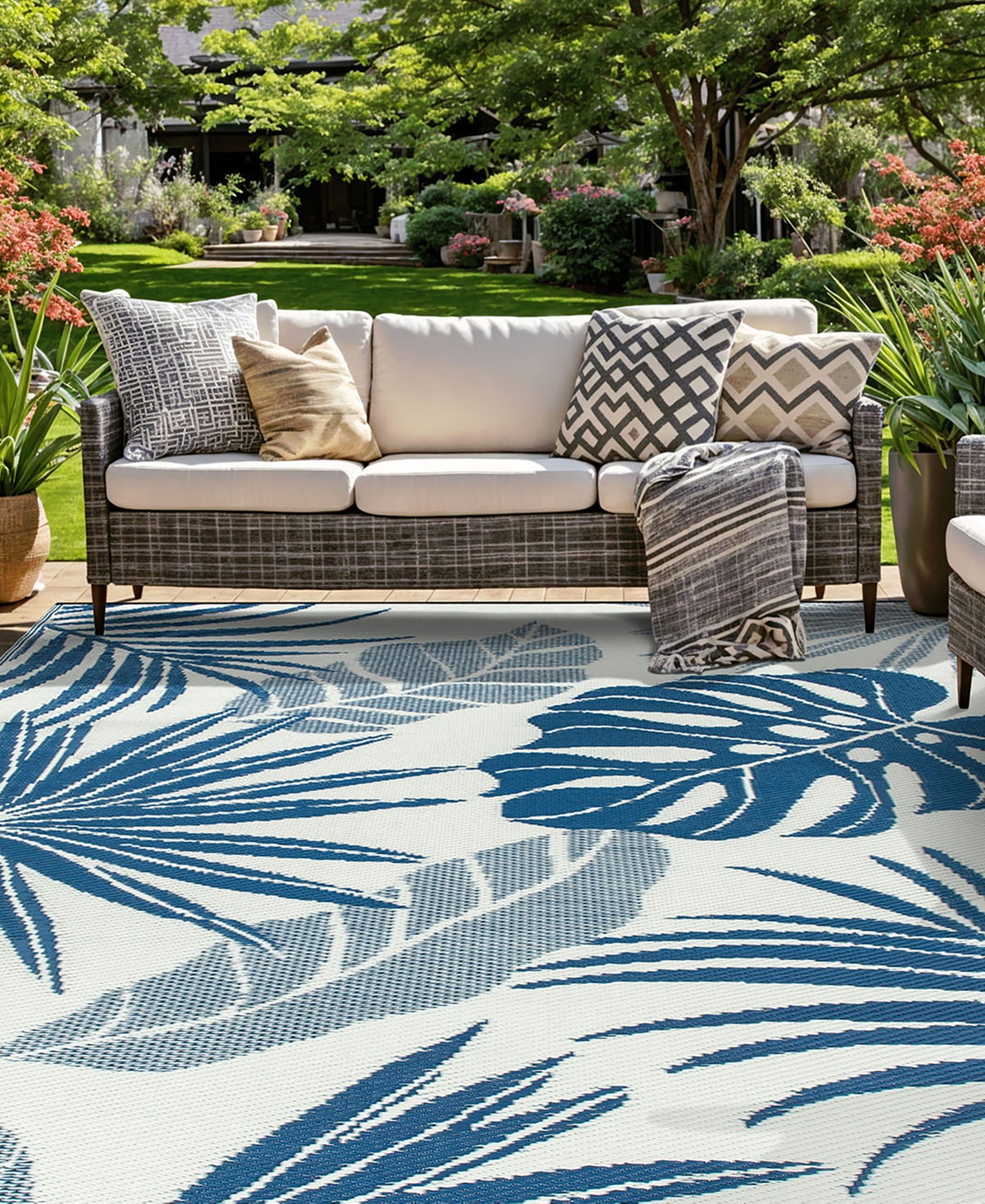 Main Street Rugs Hana Outdoor 6067 5'x7' Area Rug