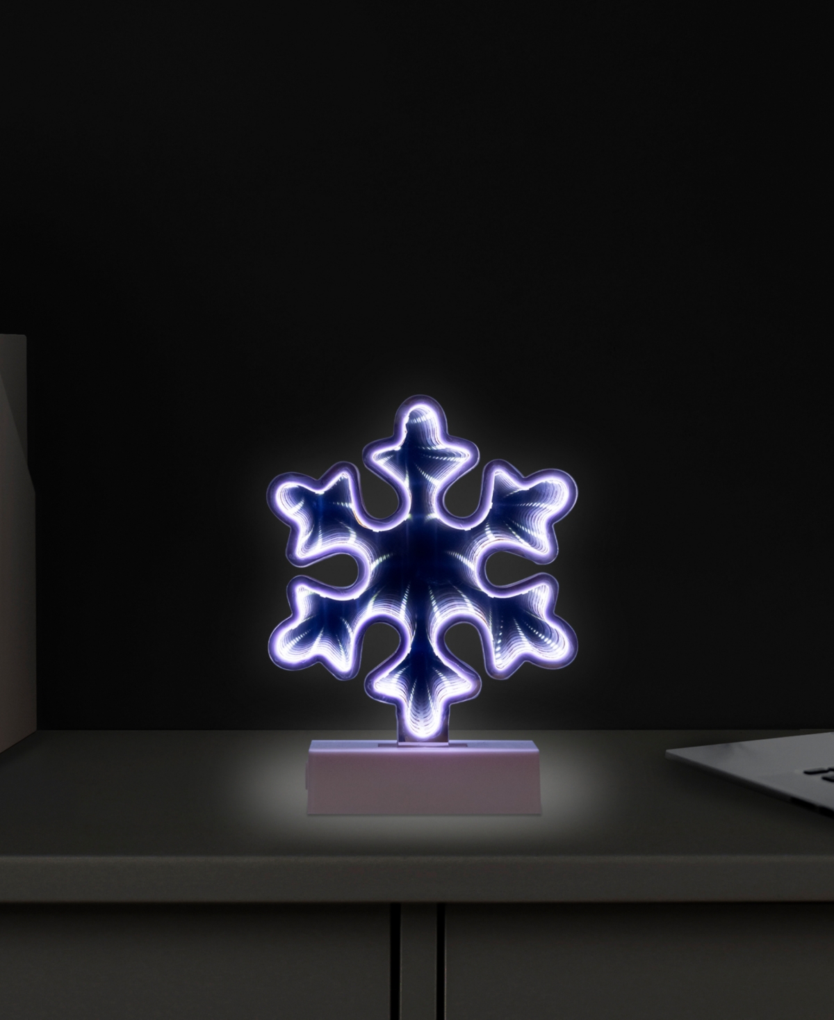 Northlight Led 3d Snowflake Christmas Tunnel Light In White