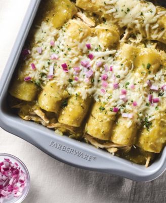 Bake with Mickey Mouse 9-Inch Square Cake Pan