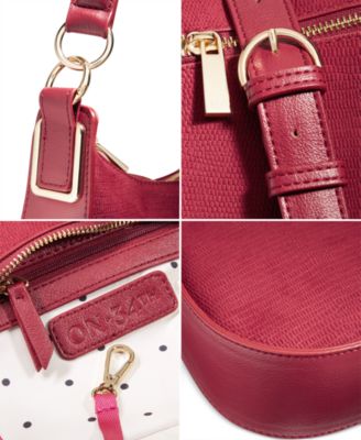 На 34-м показе солидная седельная сумка Dyanne, созданная для Macy's