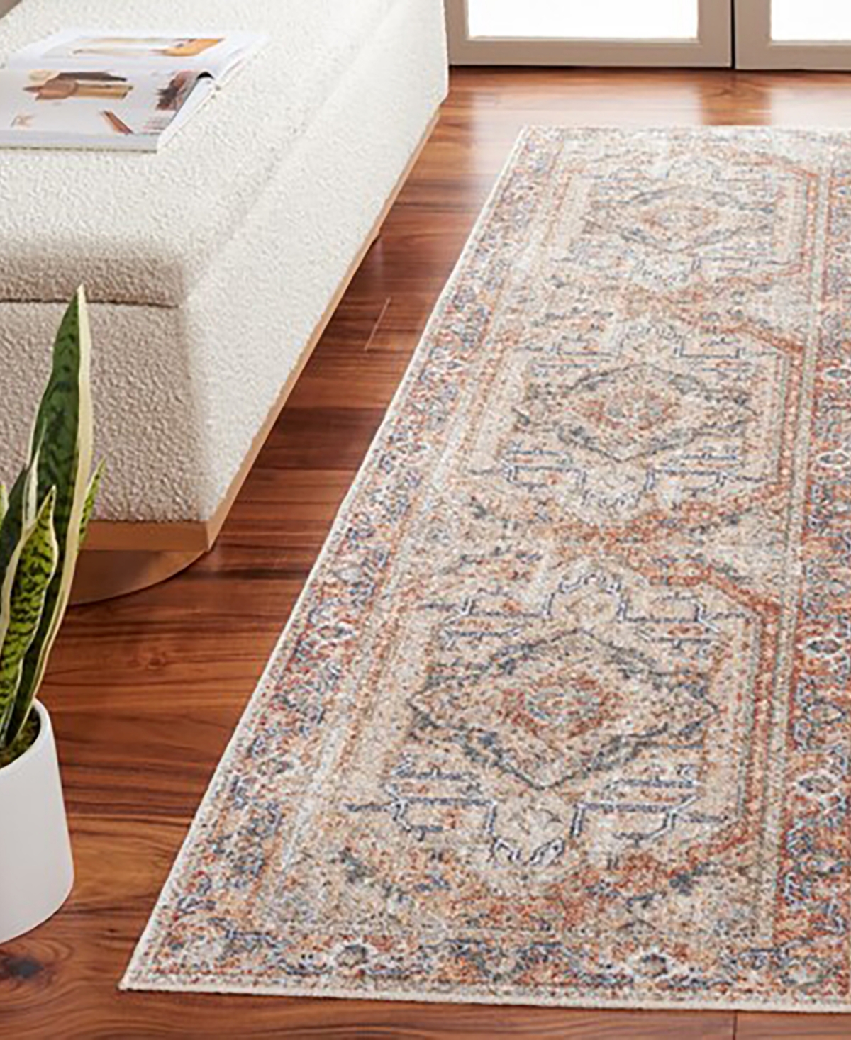 Safavieh Baltimore BAL854B 2'2