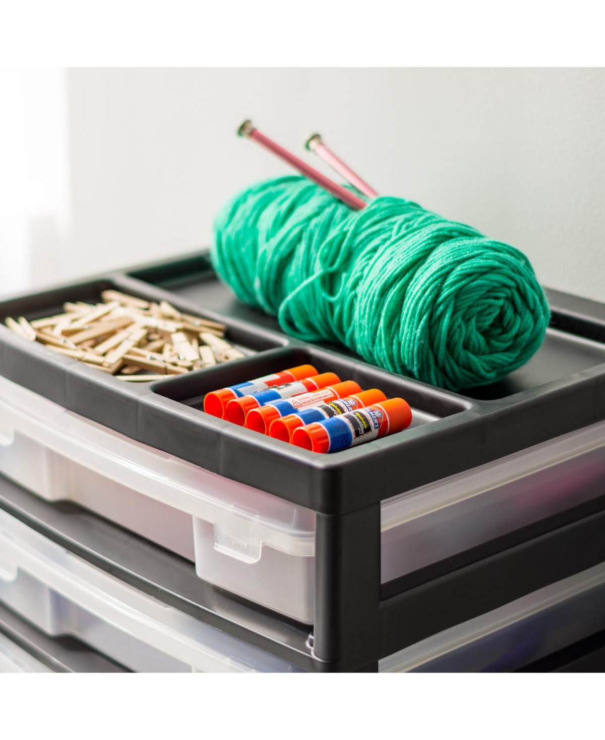 Iris Usa 3 Drawers Scrapbook Plastic Storage Unit with Organizer Top,- Black