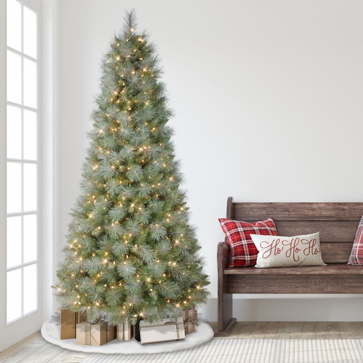 Puleo 7.5-ft. Windsor Spruce Tree With 500 Clear Lights & Stand In Green