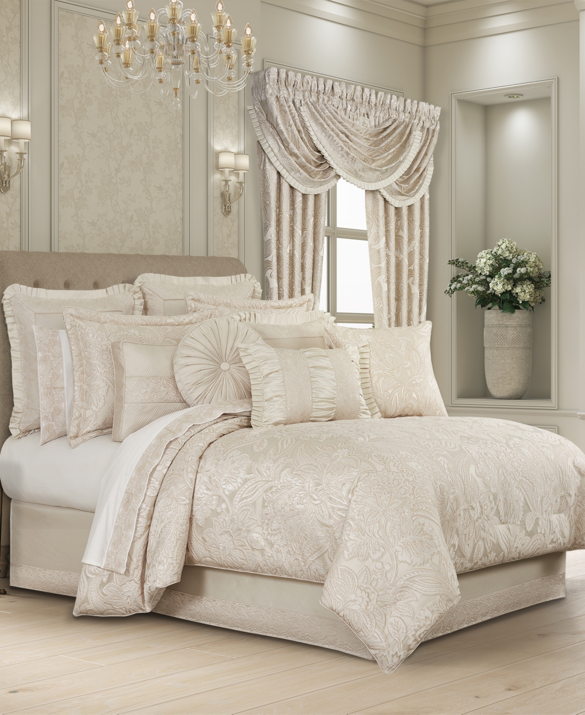 J Queen New York Villanova 4-pc. Comforter Set, Queen In Alabaster