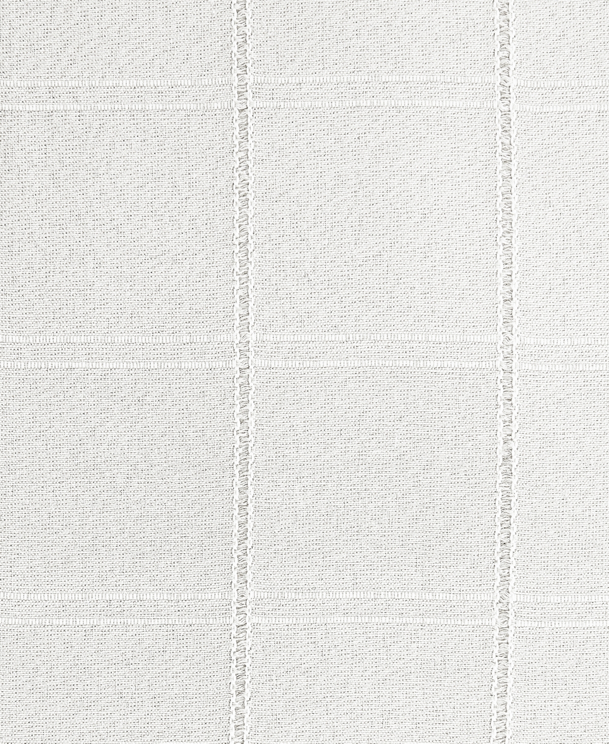 Izod Chadwick Lurex Tablecloth, 70" Round In White Silver