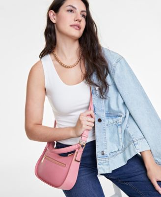 На 34-м показе Dyanne Apricot Маленькое кроссбоди через плечо, созданное для Macy's 