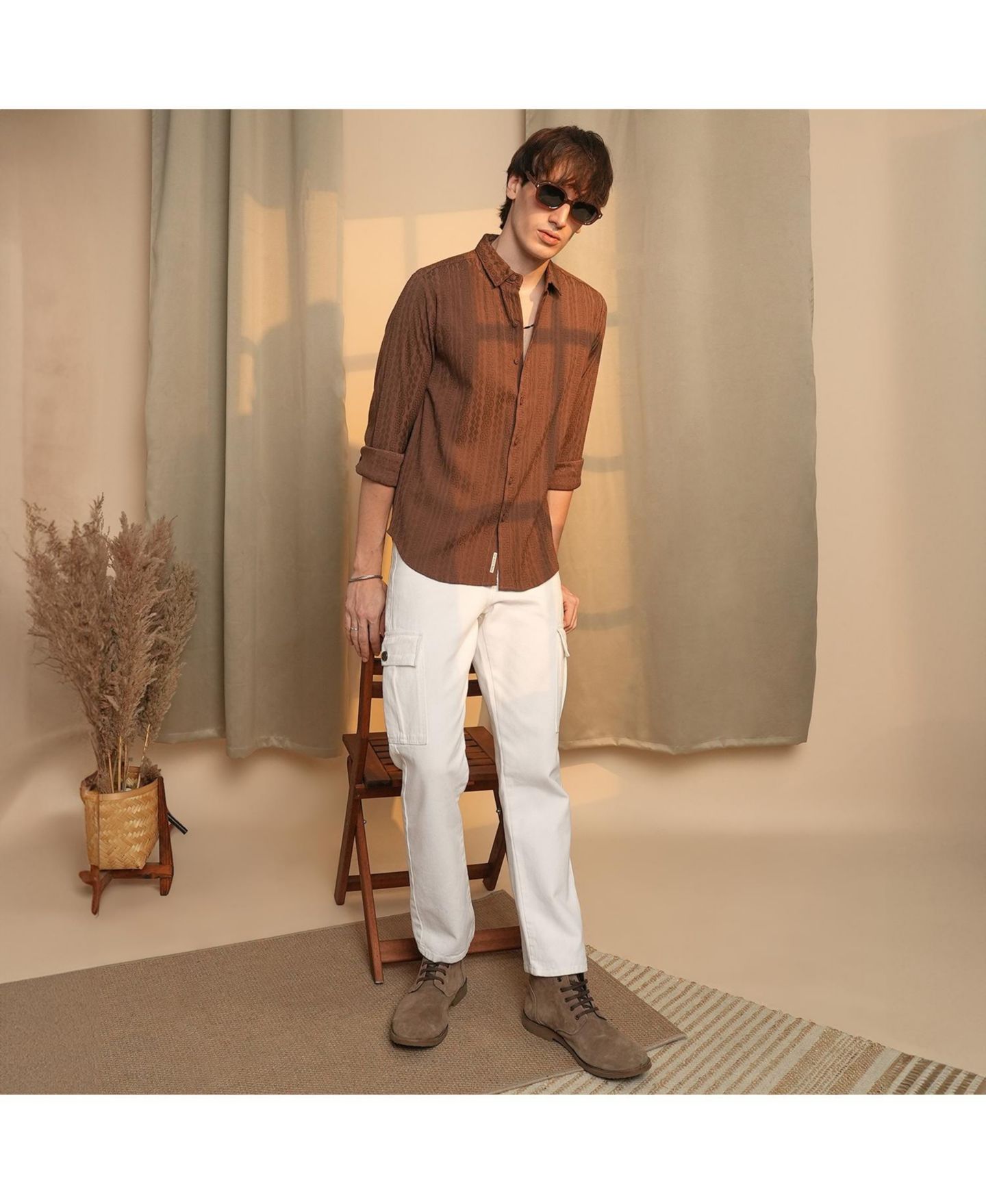 Мужская рубашка Cahoot Campus Sutra Chocolate Brown Geometric-Textured Knit, цвет: Коричневый — фото 4