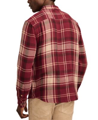 Мужская рубашка в клетку в елочку от бренда Lucky, джинсы прямого кроя и футболка с рисунком