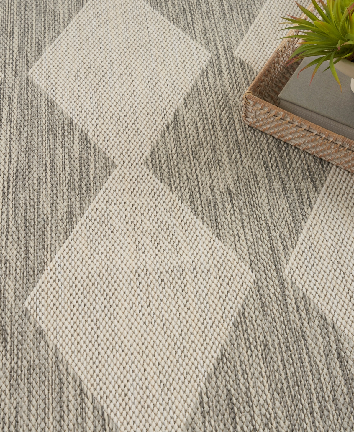 Nourison Home Positano Pos04 7'x10' Area Rug In Silver