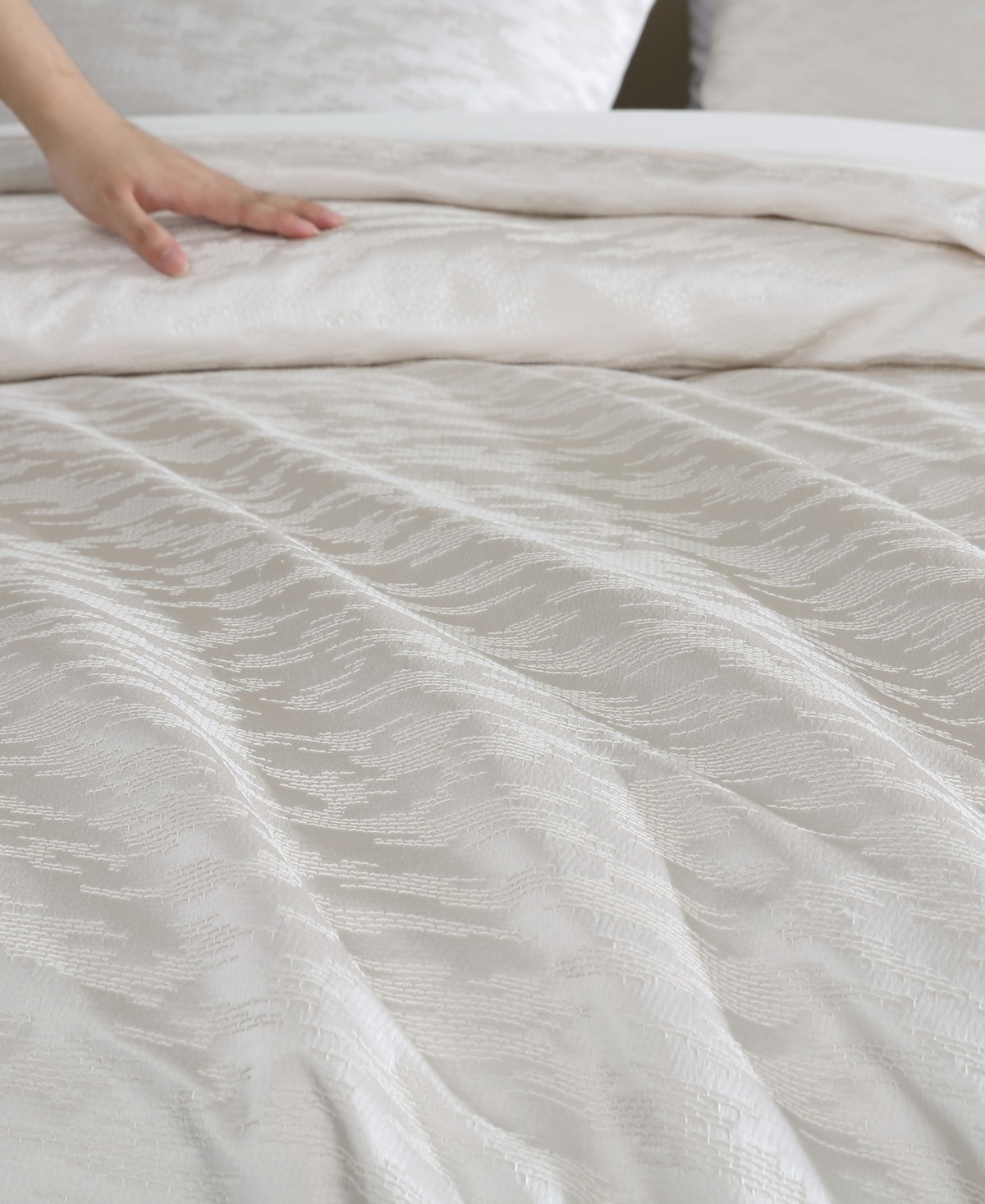 Closeout! Vera Wang Illusion Textured 3-Pc. Duvet Cover Set
