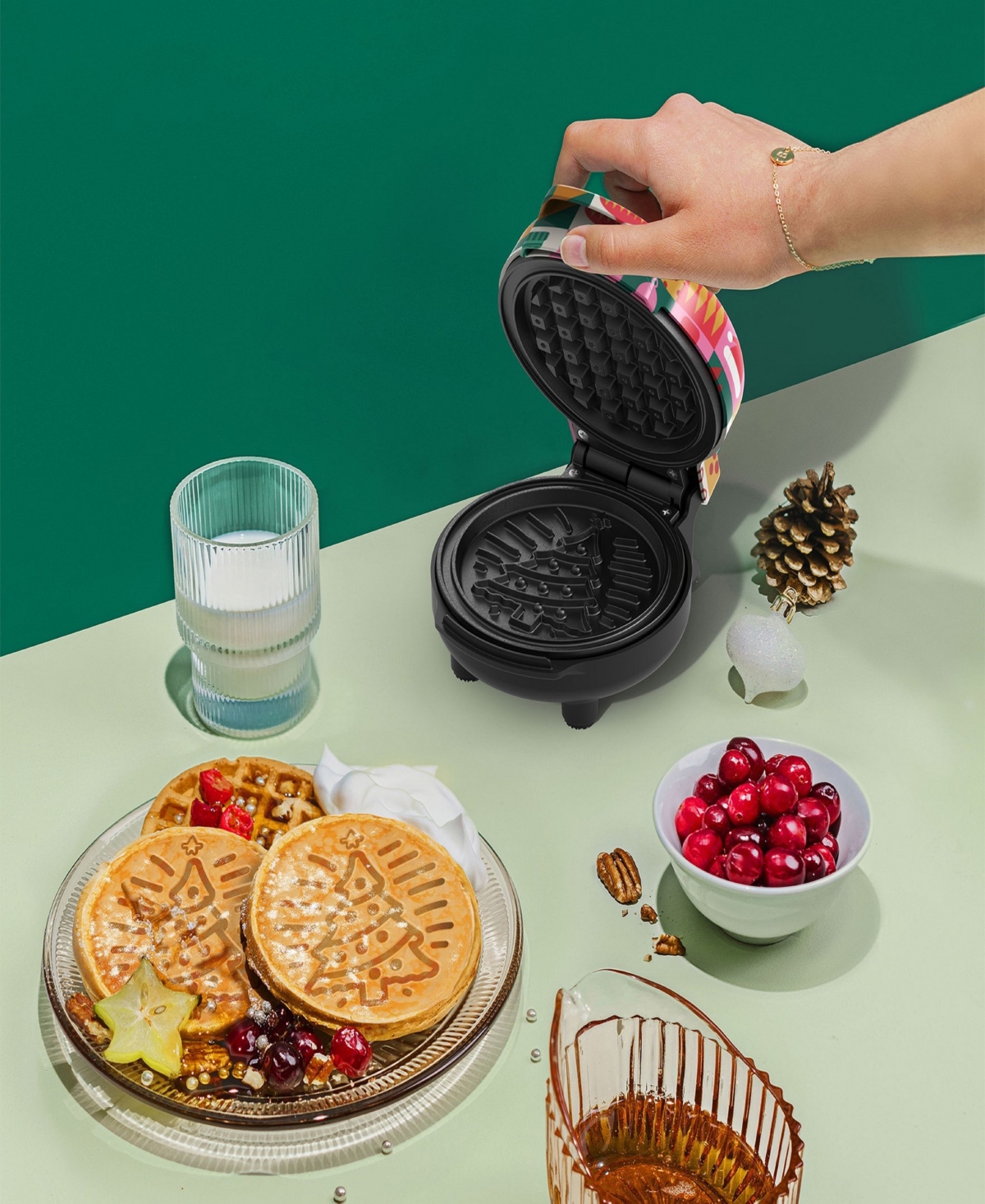 BELLA MINI WAFFLE MAKER 