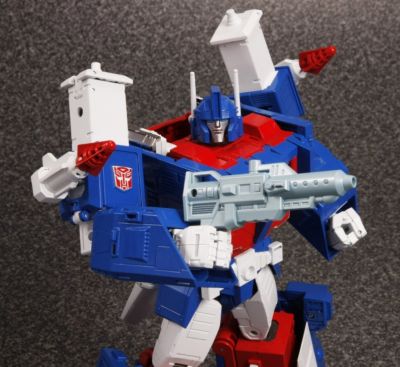 MP-22 Ultra Magnus Perfect Edition with Trailer | Masterpiece