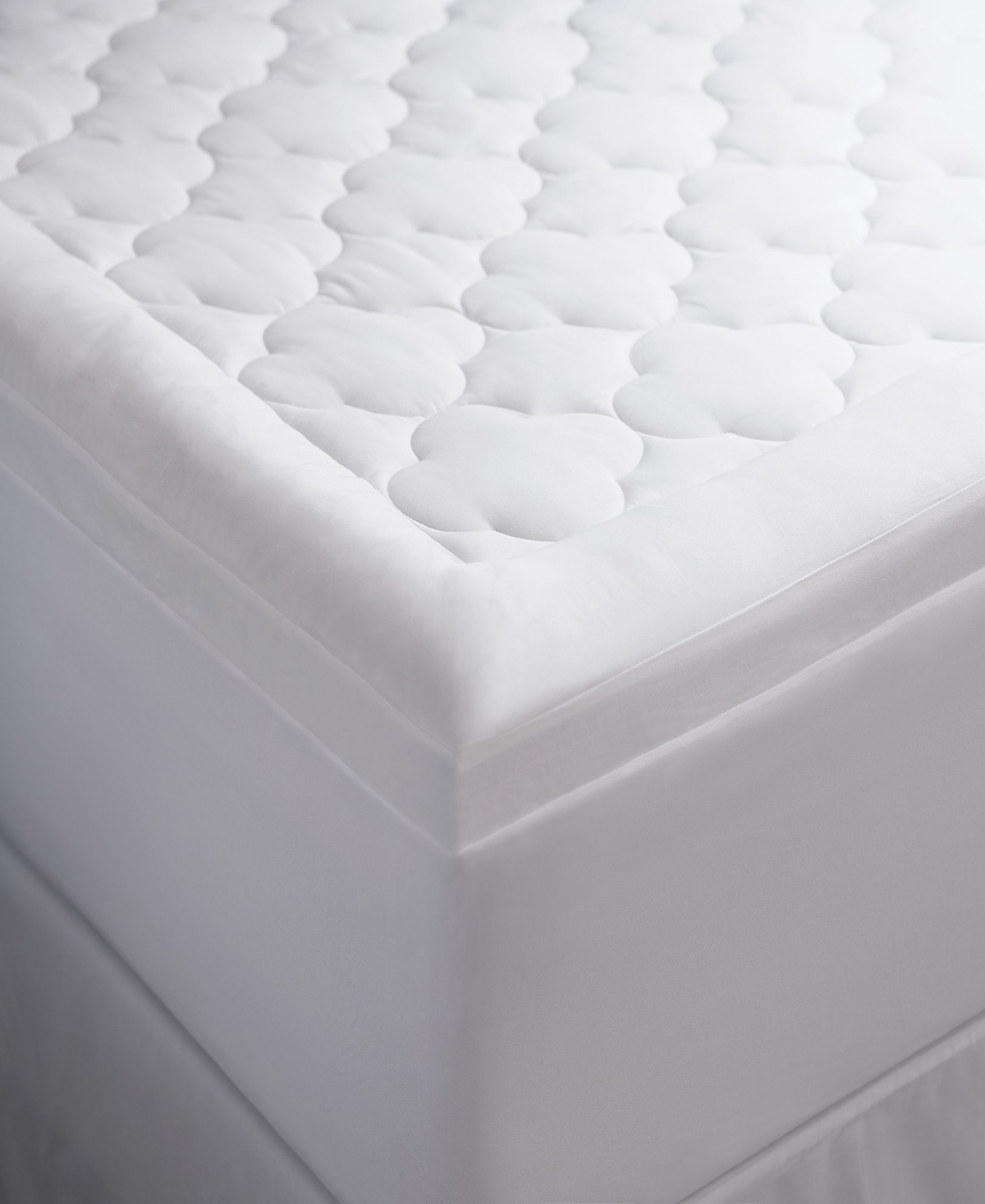 Billowy Clouds 2" Gusseted Mattress Pad, Twin In White