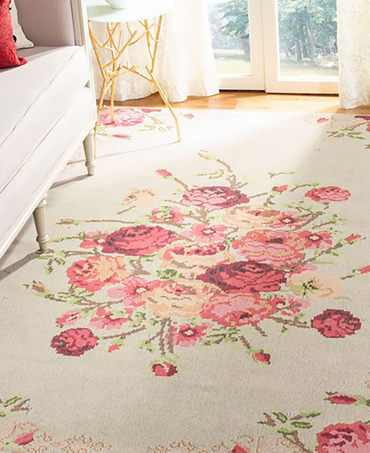 Safavieh Classic Vintage CLV115and Red Area Rug - Beige