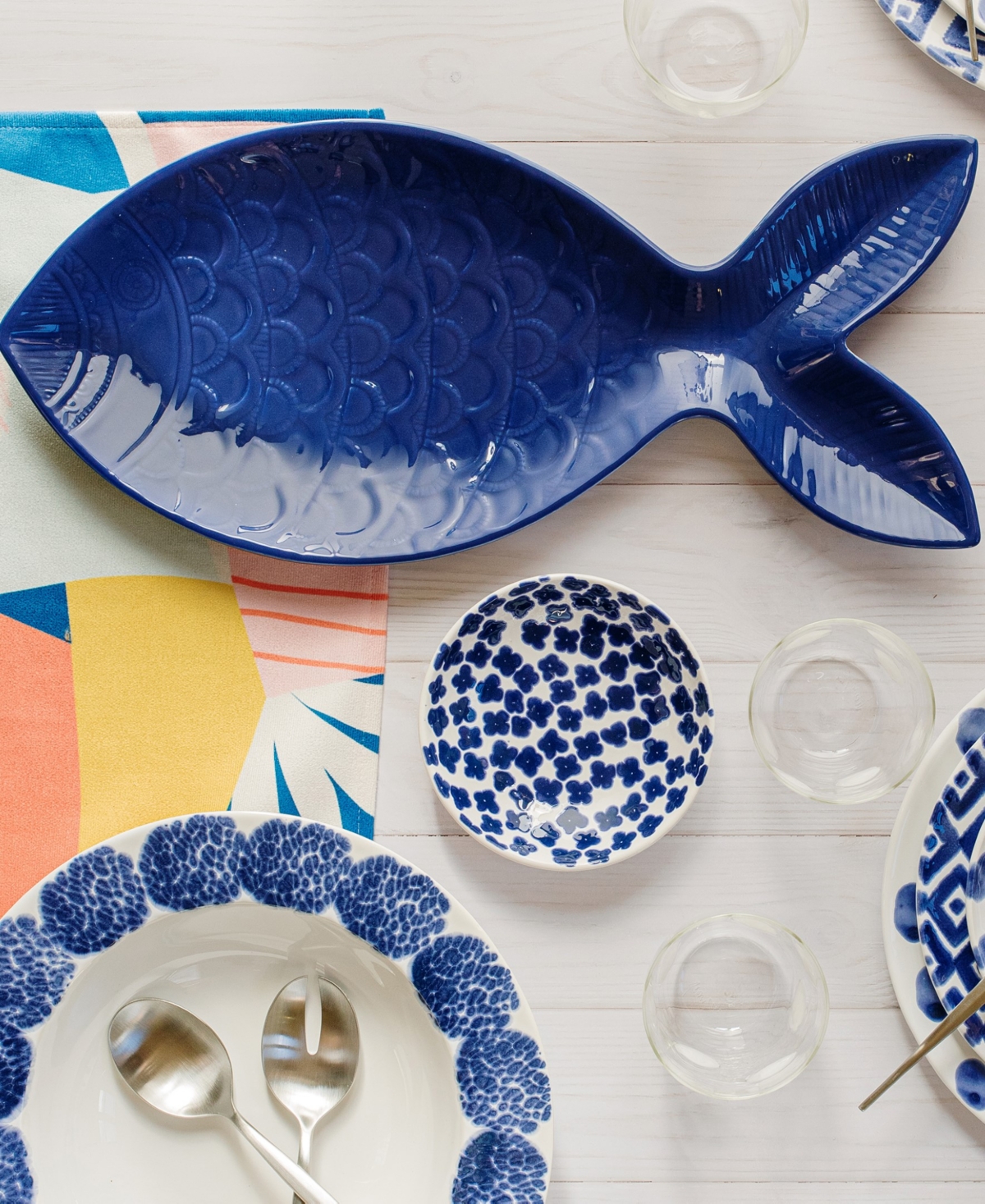 Vietri Santorini Large Figural Fish Platter In Blue