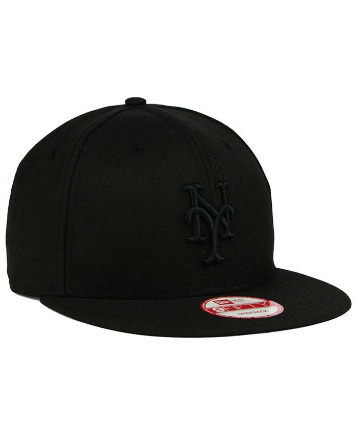 New Era New York Mets Black on Black 9FIFTY Snapback Cap - Macy's