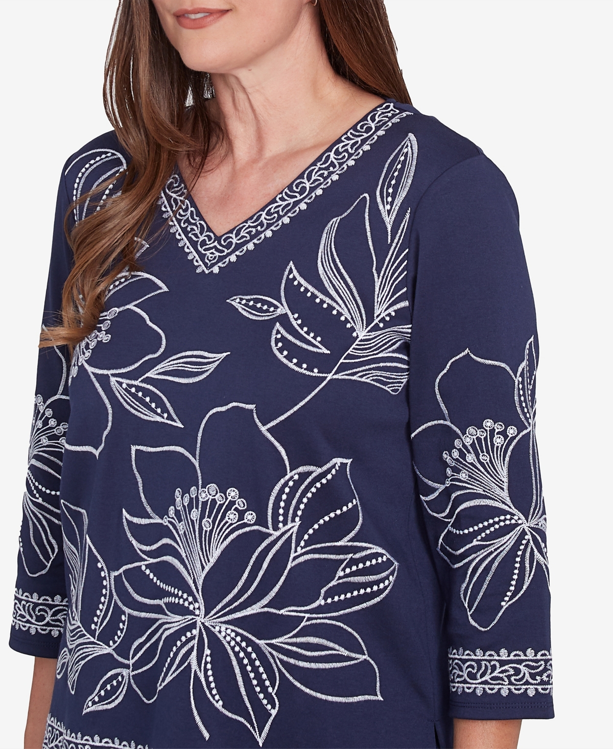 Alfred Dunner Plus Size Block Island Dynamic Floral Embroidered V-neck Top In Navy