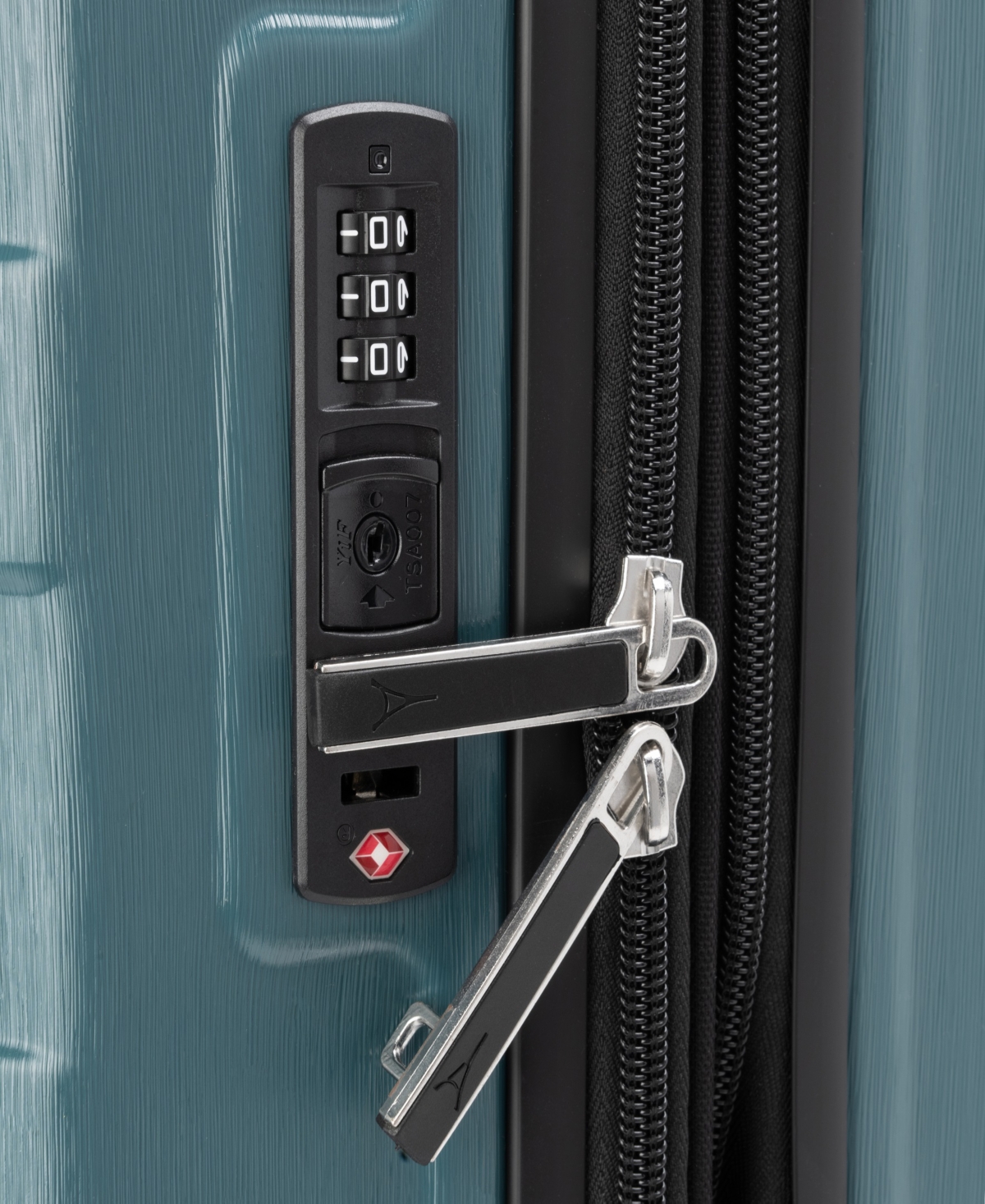 Travelpro Walkabout 7 Medium Check-in Expandable Hardside Spinner In Mediterranea Green
