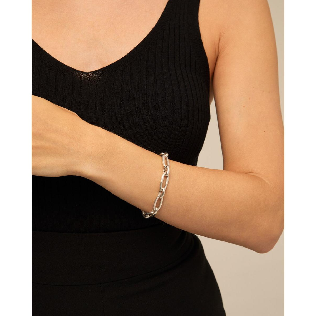 Unode50 Medium Sized Oval Link Carabiner Clasp Bracelet In Silver