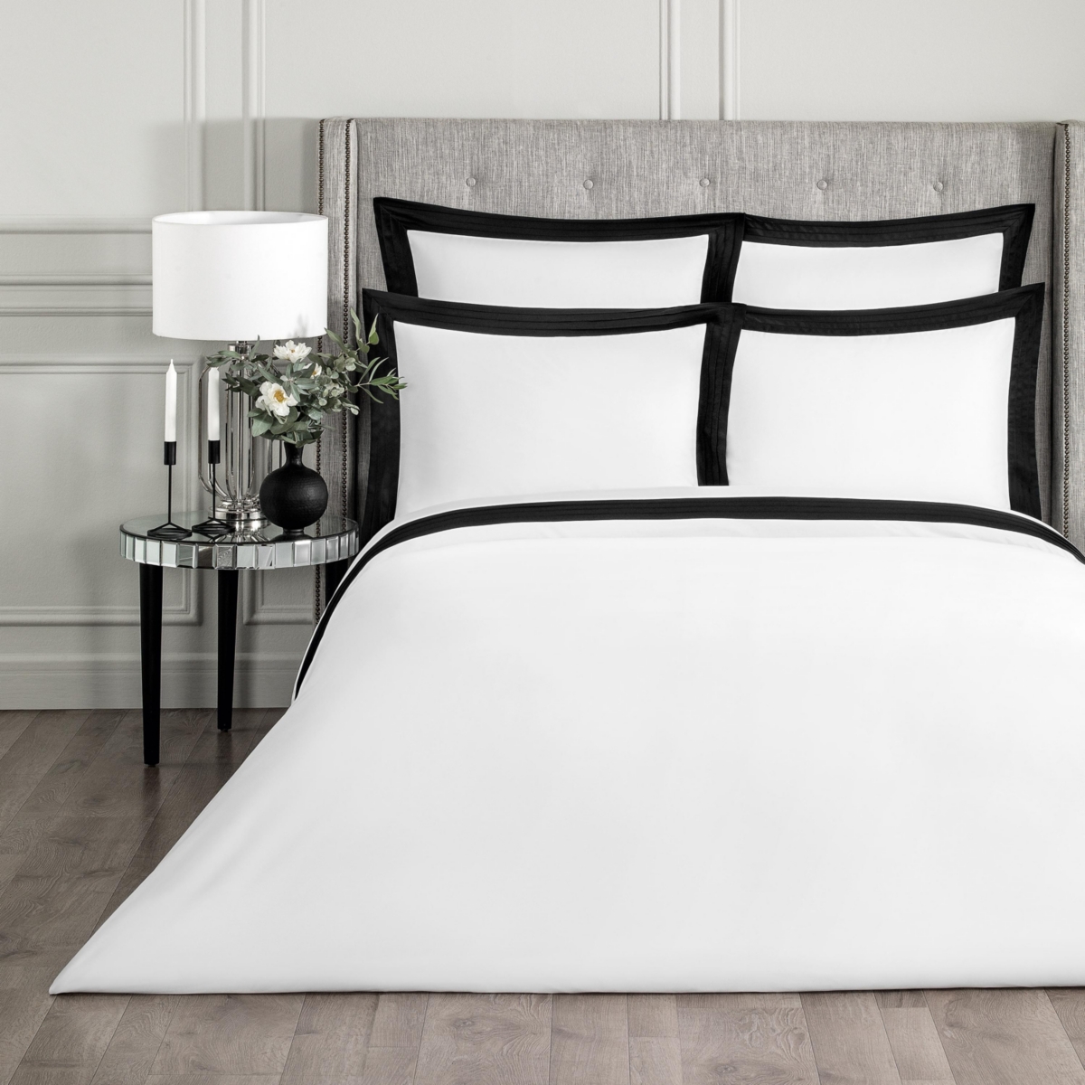 Togas Eden white/black Duvet cover King white/black