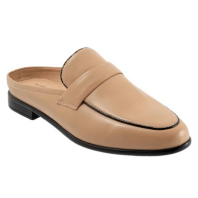 Lola Flat