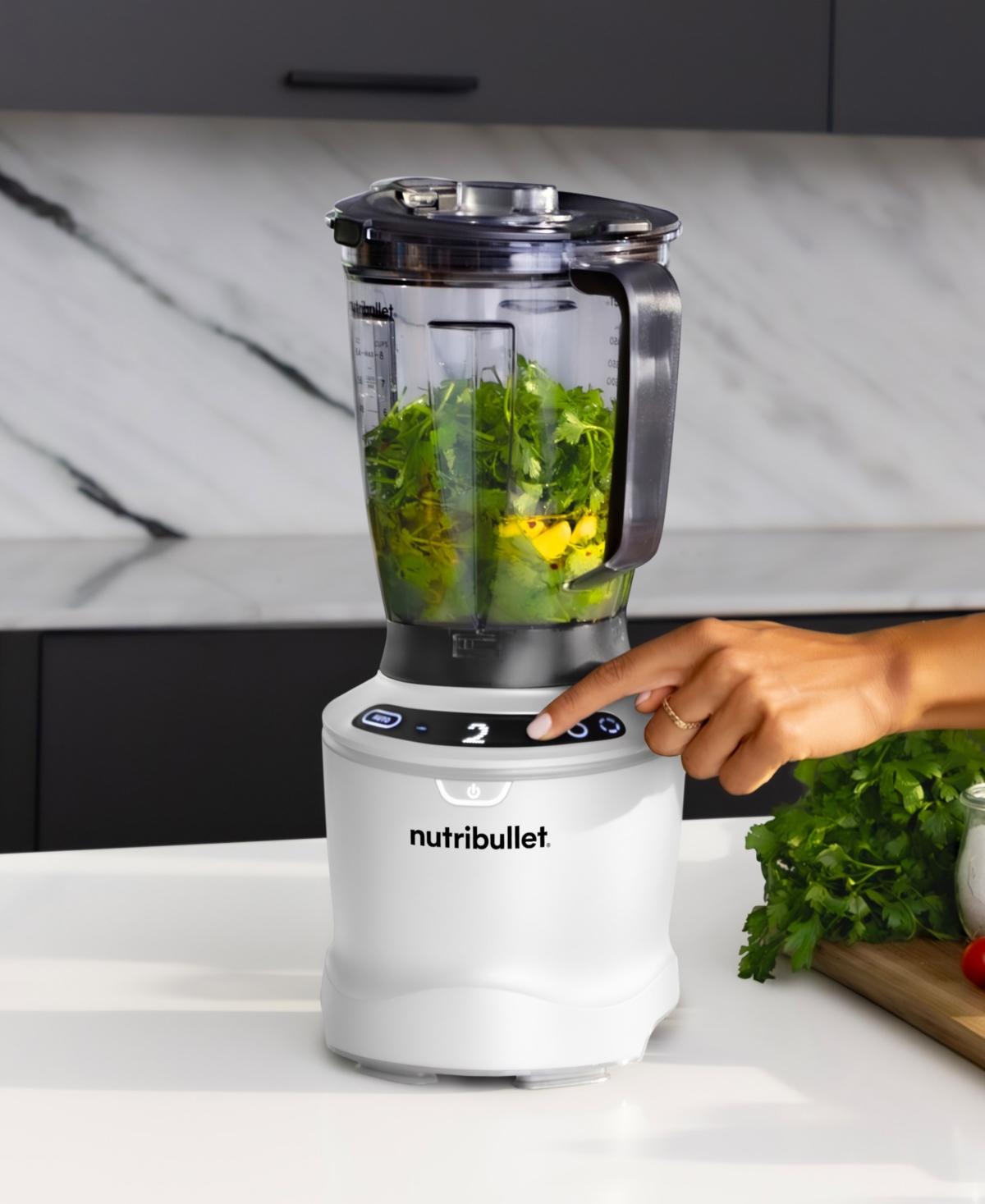 Nutribullet 1400 Watts Smartsense Blender In Matte White