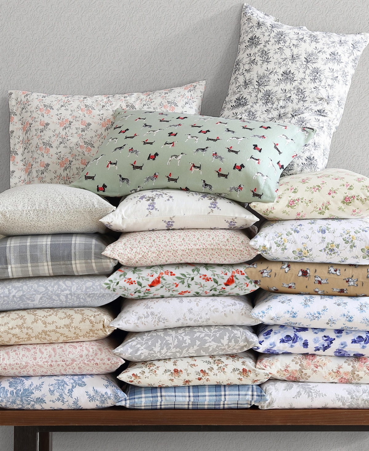 Laura Ashley Flannel 4 -pc. Sheet Set, Queen In Camel Holiday Scottie
