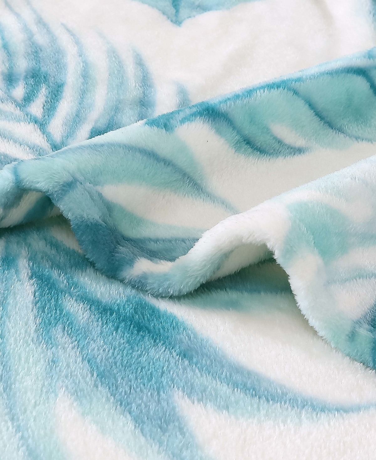 Tommy Bahama Home Ultra Soft Plush Fleece Throw, 70" X 50" In White,green