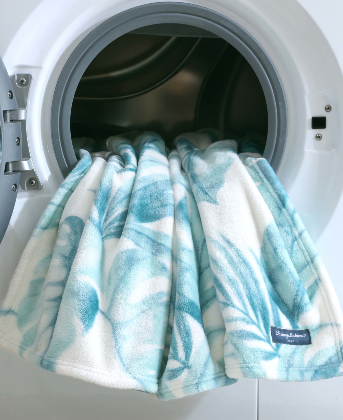 Tommy Bahama Home Ultra Soft Plush Fleece Throw, 70" X 50" In White,green