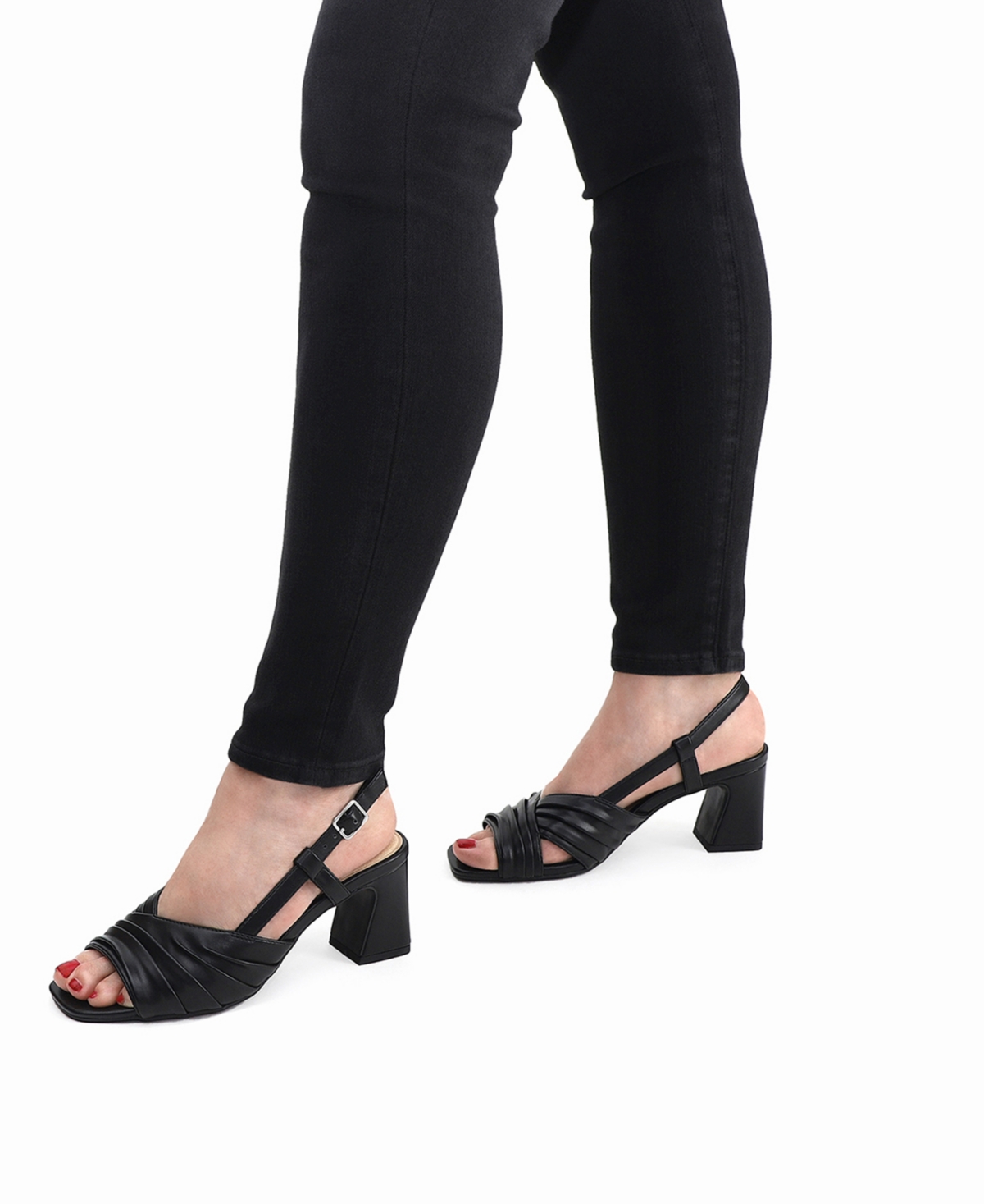 EASY STREET WOMEN'S LUCIE SQUARE TOE SANDALS 