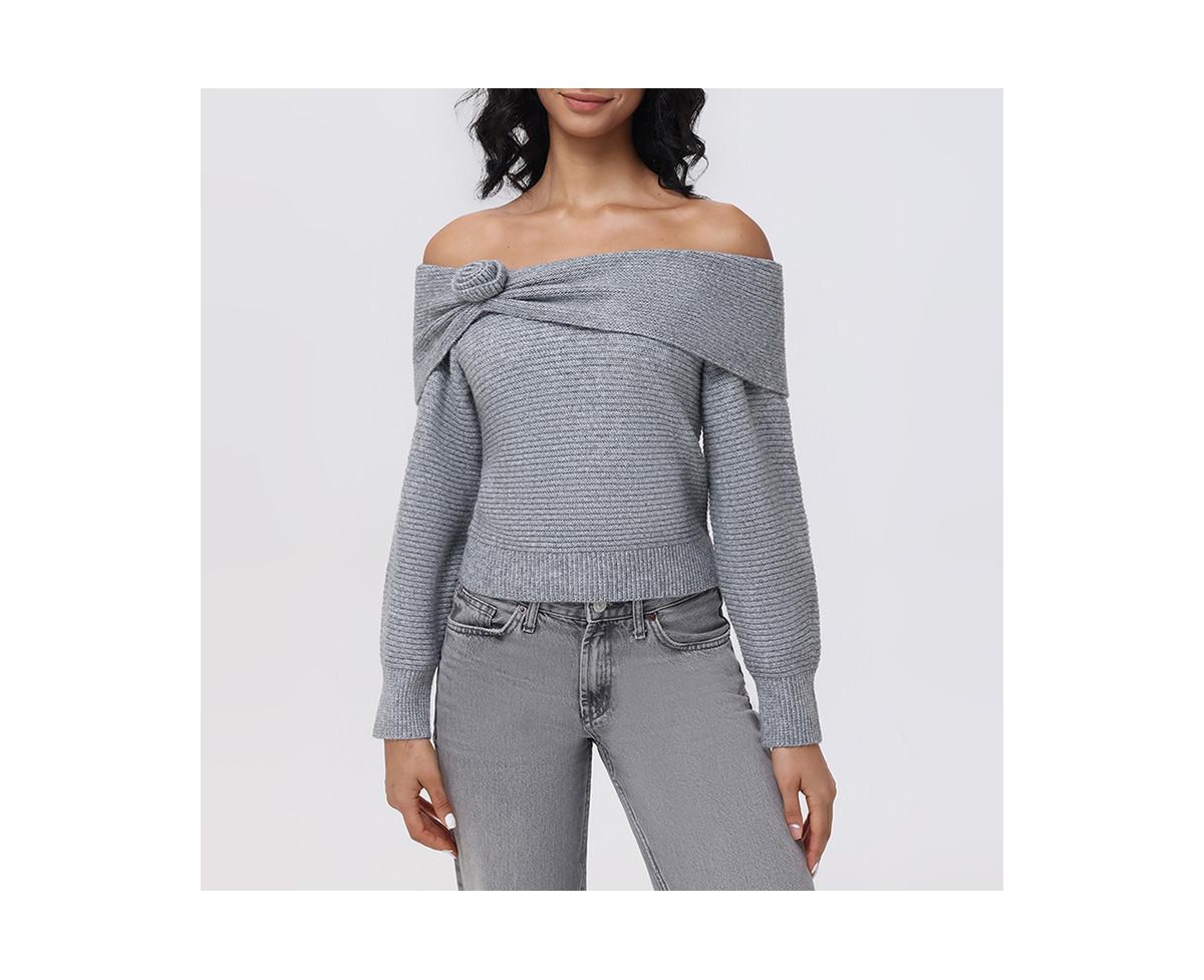 525 Women's Elizabeth Rosettes Off the Shoulder Pullover