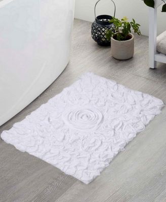 Home Weavers Bell Flower Bath Rug, 17" x 24"