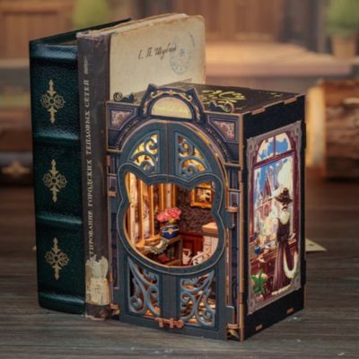 Book Nook Kit - DIY Dollhouse Miniature House Kit for Adults, Teens and Beginners, Tiny House Booknook Bookshelf Decor 3D Wooden Puzzle, Gifts for Family, Friends (Count Cat's Study
