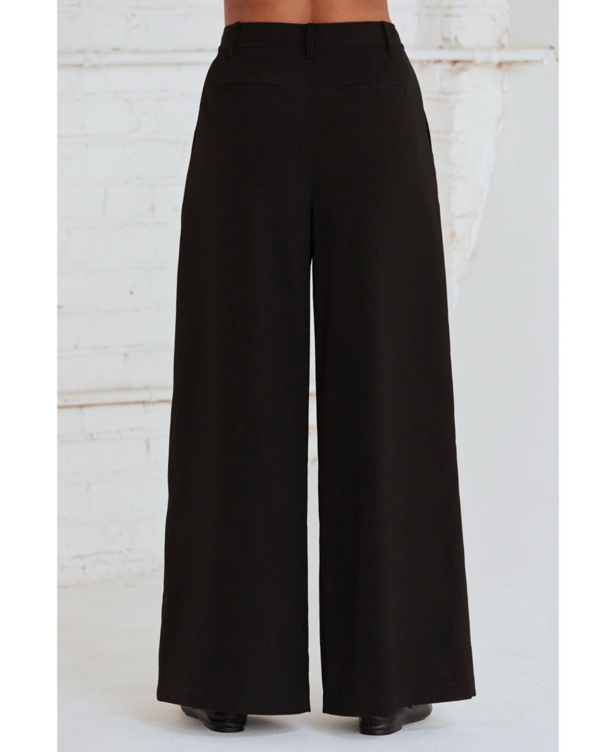 Crescent Women's Juno Pleated Trousers