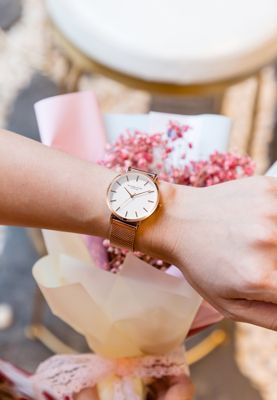 Women's Watch Round case 33mm Two-Tone Stainless Steel Bracelet Victoria Hyde