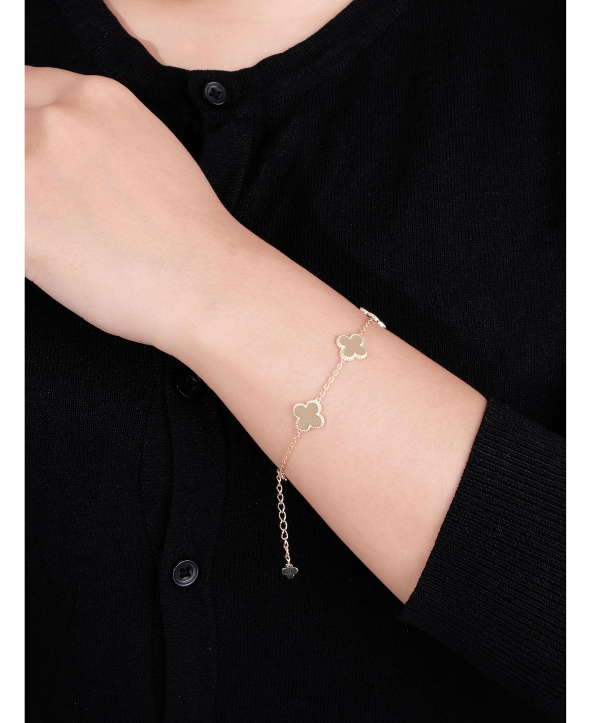 Devata Clover Chain Bracelet in 14K 6.5 in adj to in, approx. 4.7 grams - gold