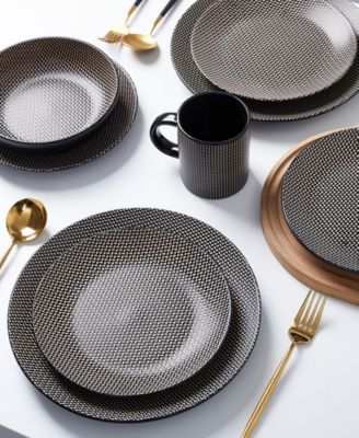 Daisy 32 Pc. Dinnerware Set, Service for 8