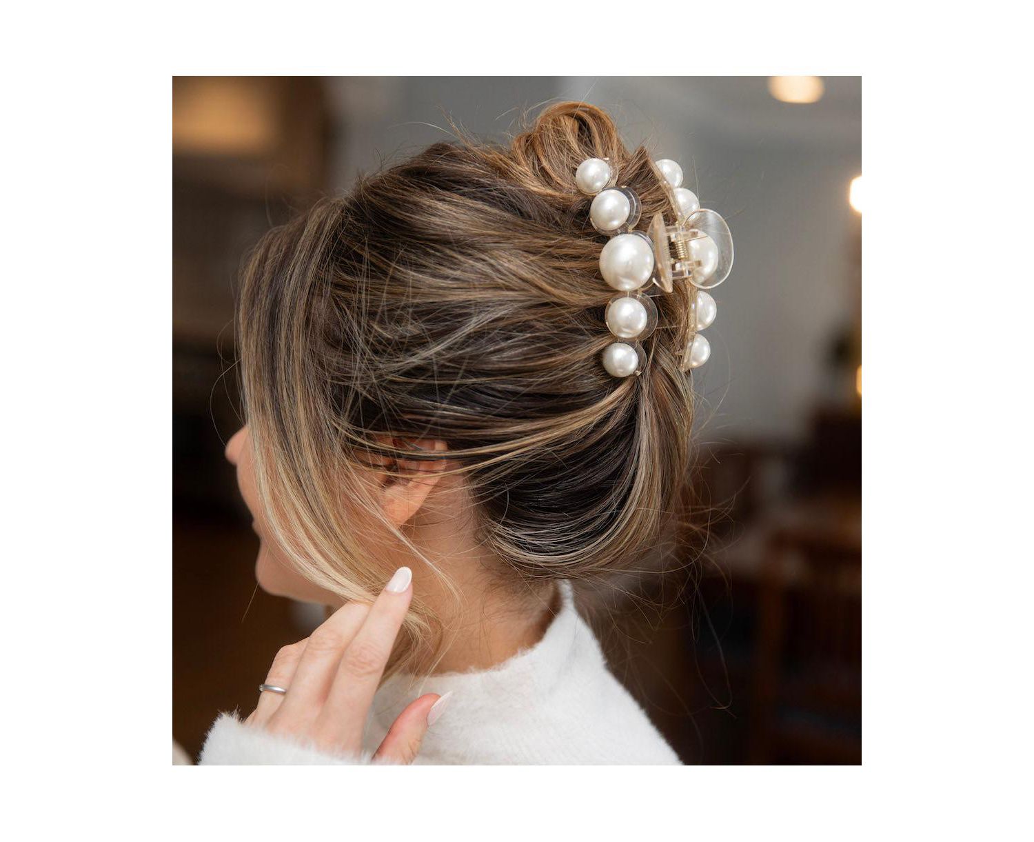 Dots Clip - Pearl White