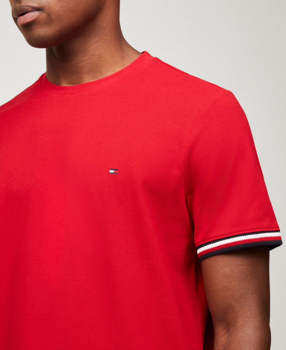 TOMMY HILFIGER MEN'S GLOBAL STRIPE CUFF T-SHIRT 