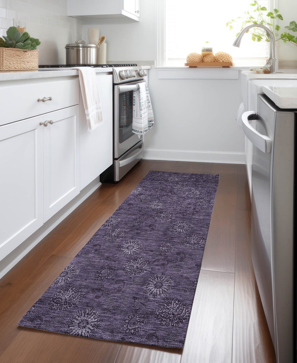 Addison Chantille Acn788 2'3''x7'6'' Runner Area Rug In Eggplant