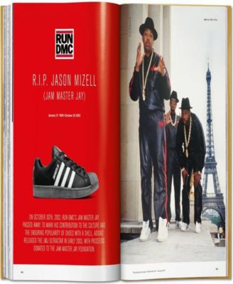 Sneaker Freaker - The Ultimate Sneaker Book by Simon Wood