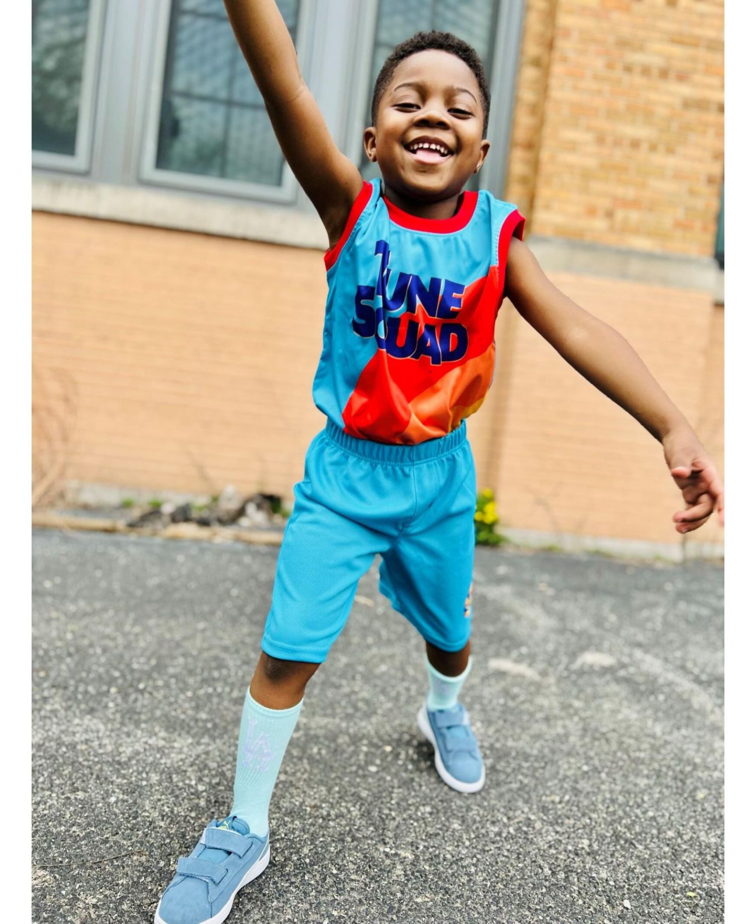 Boys Looney Tunes Athletic Tank Top Mesh Shorts